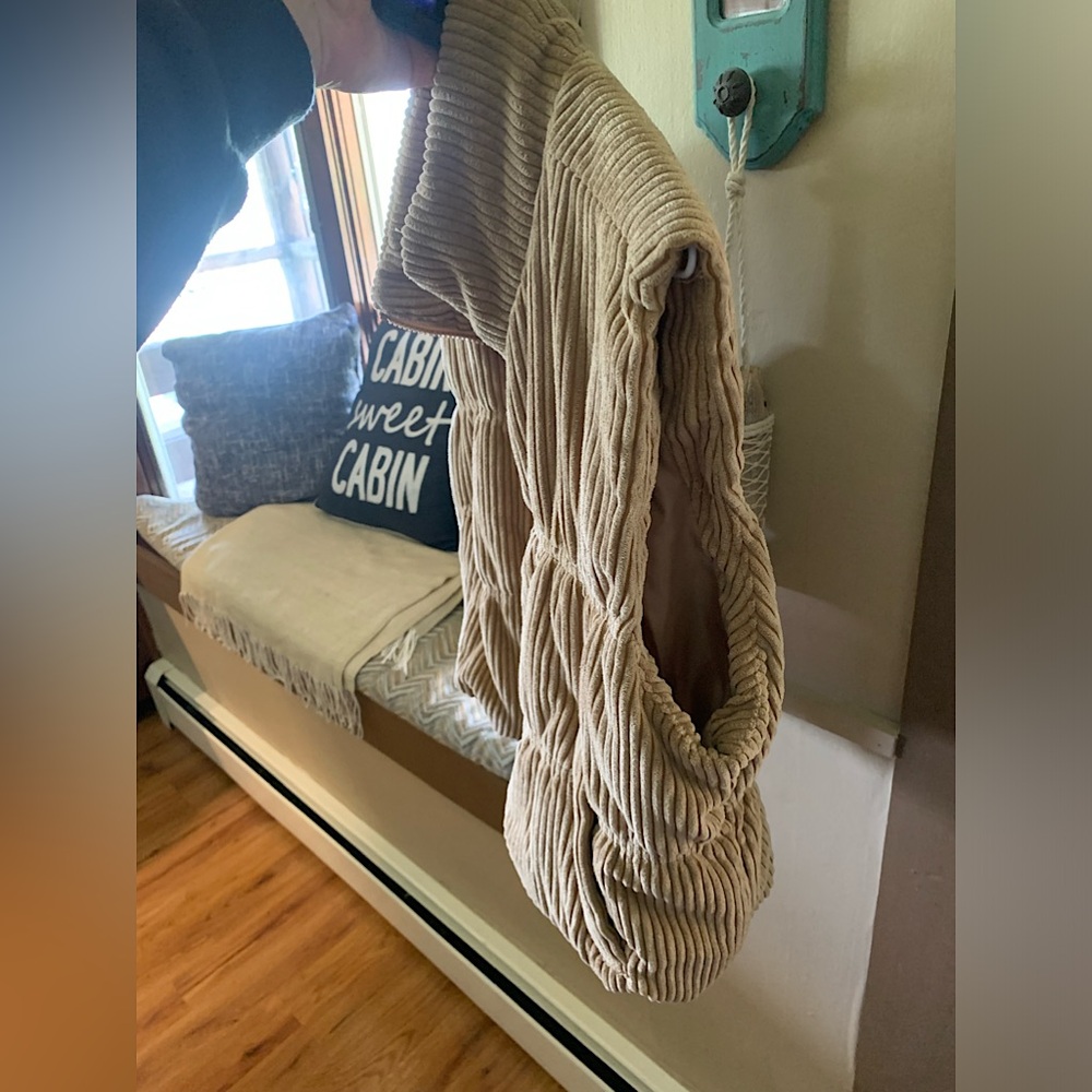 CALI1850 Tan Corduroy Cropped Puffer Vest - Picture 4 of 5